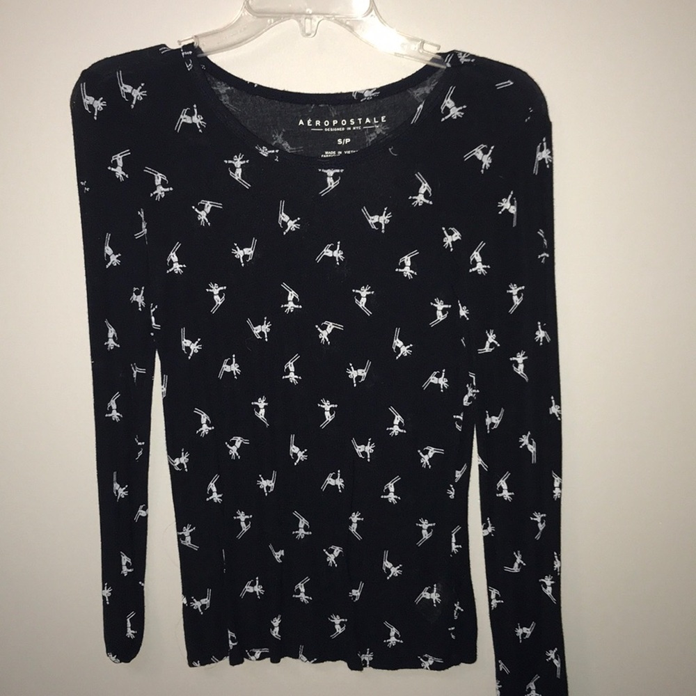 Sweater/long sleeve shirt